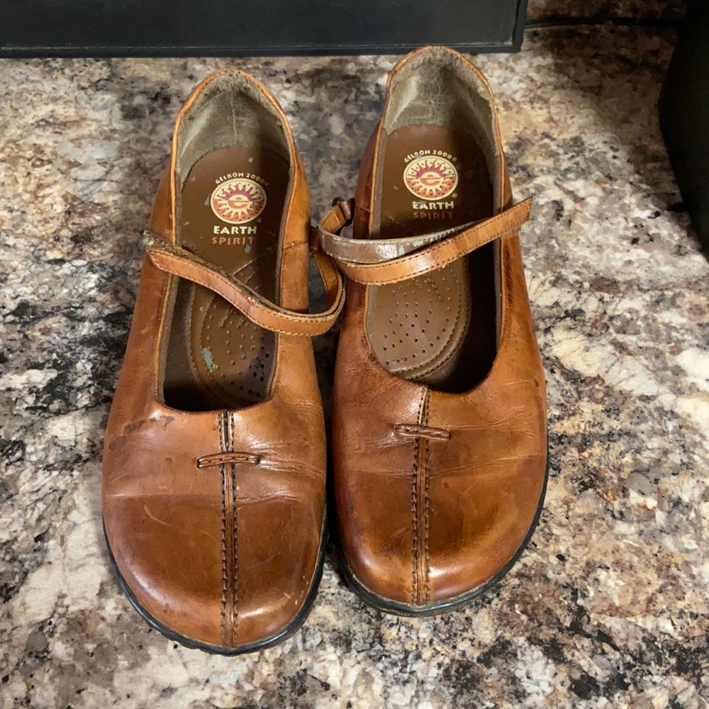 Earth Spirit nice leather slip on.
